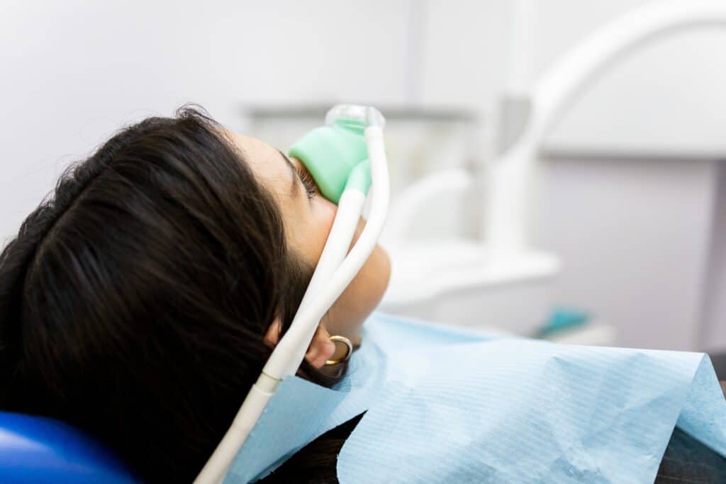 what does laughing gas do at the dentist