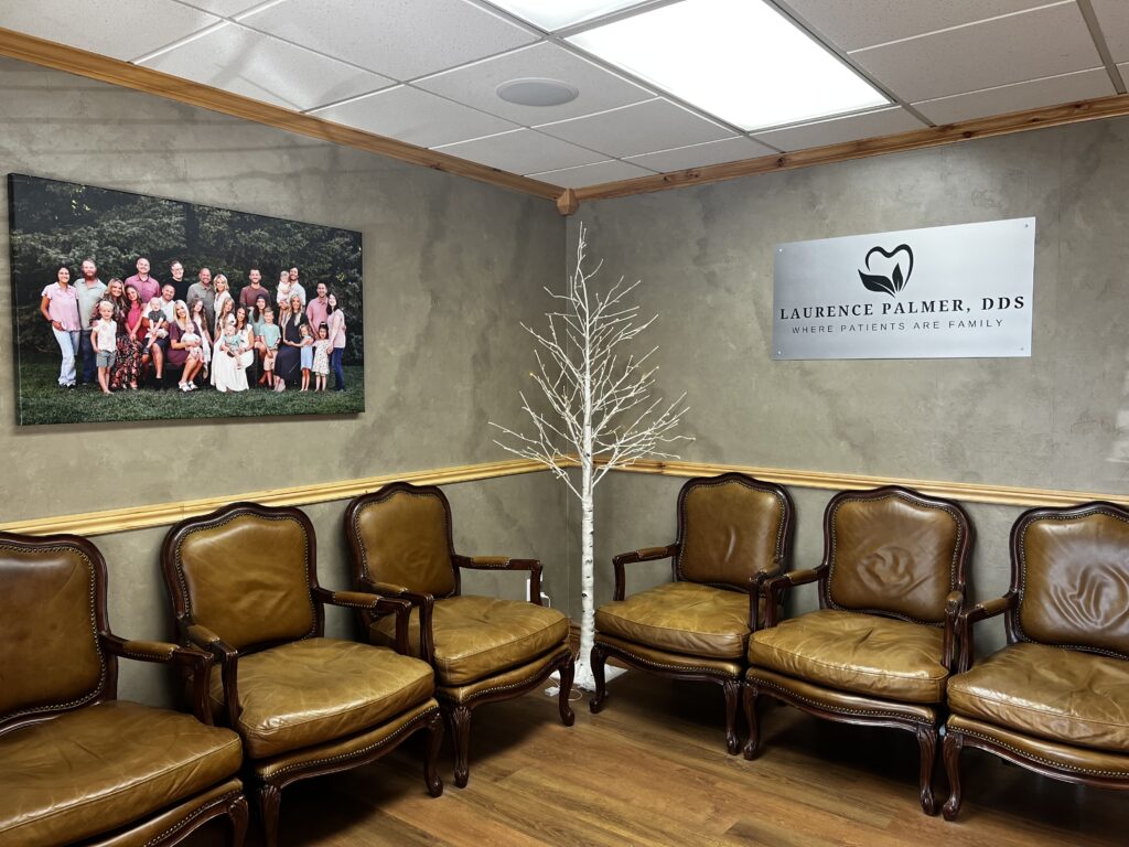 Comfortable waiting room at Laurence Palmer, DDS